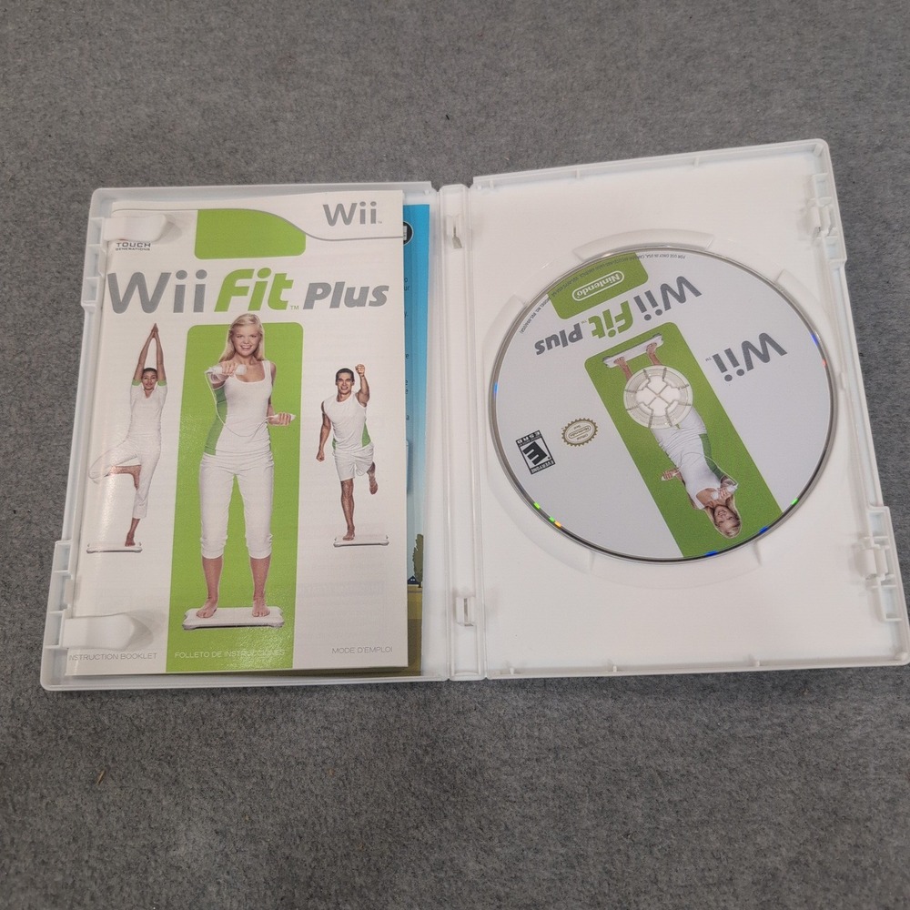 Nintendo Wii Fit Plus Game with Manual and Case RVL-P-RFPE-USZ - Picture 4 of 4